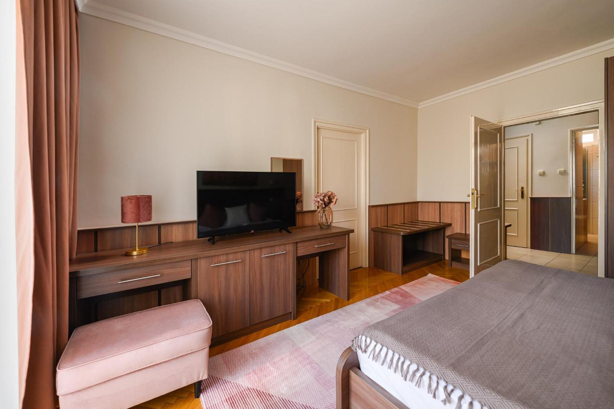 Szilfa Étterem Mariann Apartman Hajdúszoboszló Kültér fotó