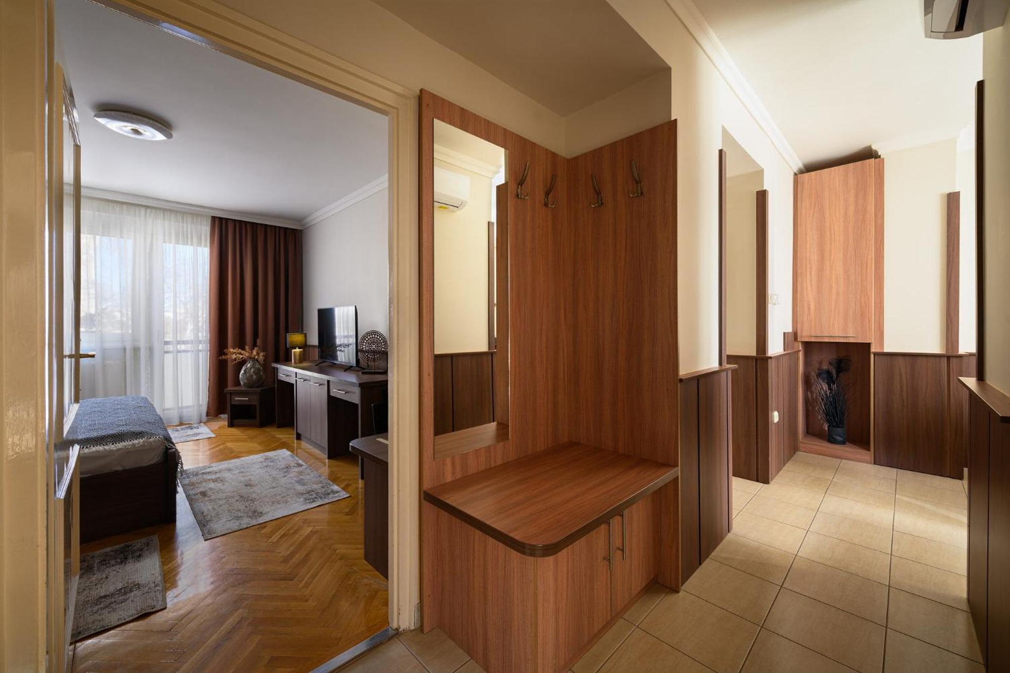 Szilfa Étterem Mariann Apartman Hajdúszoboszló Kültér fotó